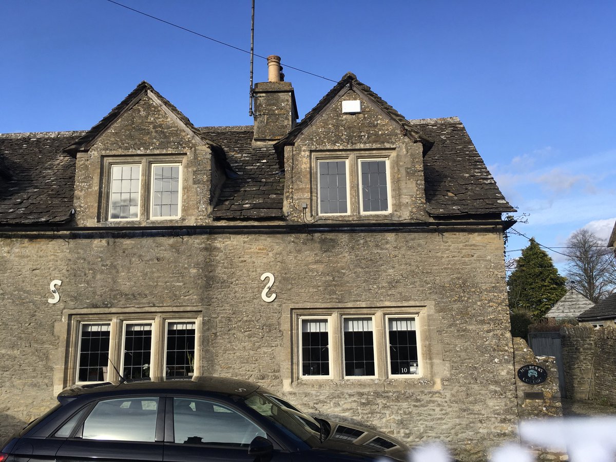 PLAllard_Builde's tweet photo. Looking Forward !
To better weather and working on Re -roofing this stone tiled cottage #Nr Fairford.#P.L.Allard Building And Roofing Ltd https://t.co/tS8awID6XB