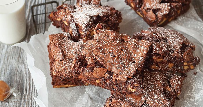 easyfoodmag's tweet photo. These toffee and apple brownies are the sweet treats you didn't know you need in your life... ๐ ๐๐ https://t.co/DClJt1xxNK #celebrateirish #irish #bakingaddict https://t.co/F2PlOImgLm