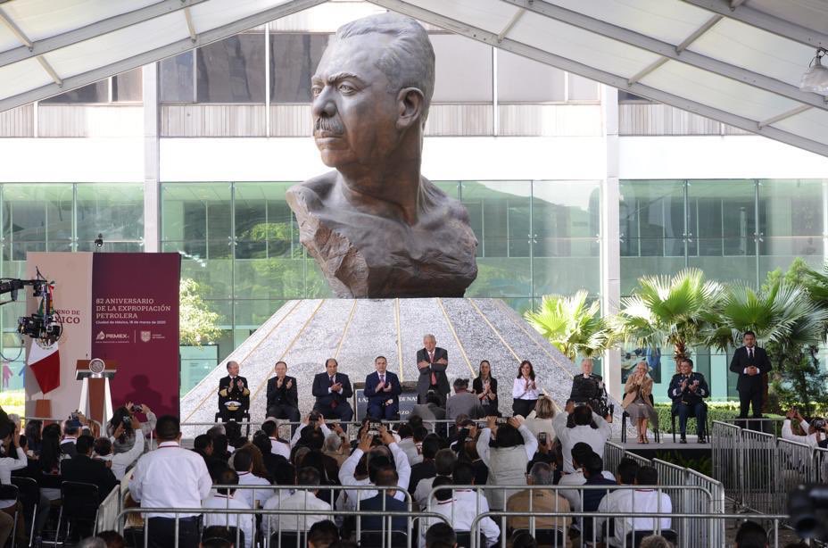 Conmemoramos el 18 de marzo día de la expropiación  petrolera con la participación del Presidente ⁦<a href="/lopezobrador_/">Andrés Manuel</a>⁩  en las instalaciones de la torre de ⁦<a href="/Pemex/">Petróleos Mexicanos</a>⁩ ; y un informe detallado de la empresa a cargo del Director ⁦<a href="/OctavioRomero_O/">Octavio Romero</a>⁩  🇲🇽🇲🇽🇲🇽
