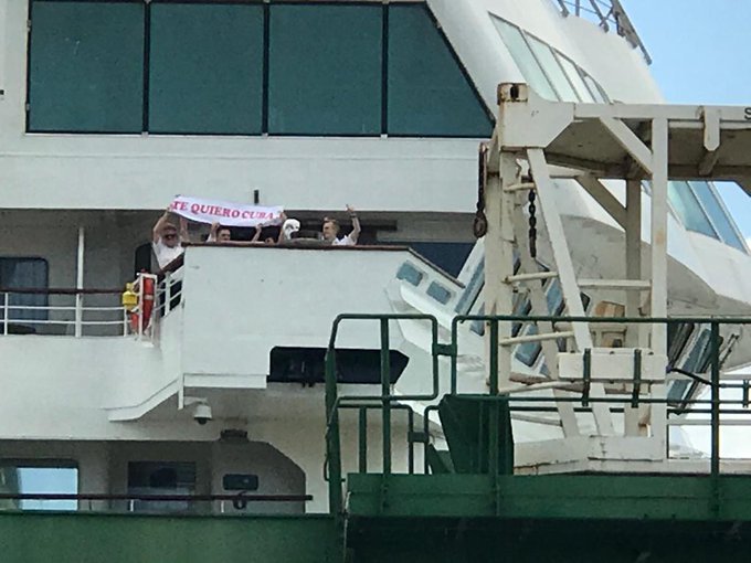FerminQuinones's tweet photo. Una imagen vale más que mil palabras "Te quiero #Cuba" #CubaSalva #MSBraemar #CubaIsGreat @BrunoRguezP https://t.co/sIIM7Gqw1d