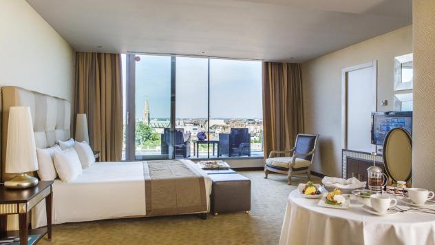 Nel hotel lusso del gruppo The Dedica Antology, un'esperienza incredibile a Budapest!
Scopri di più🧐 bit.ly/33ecQ3R