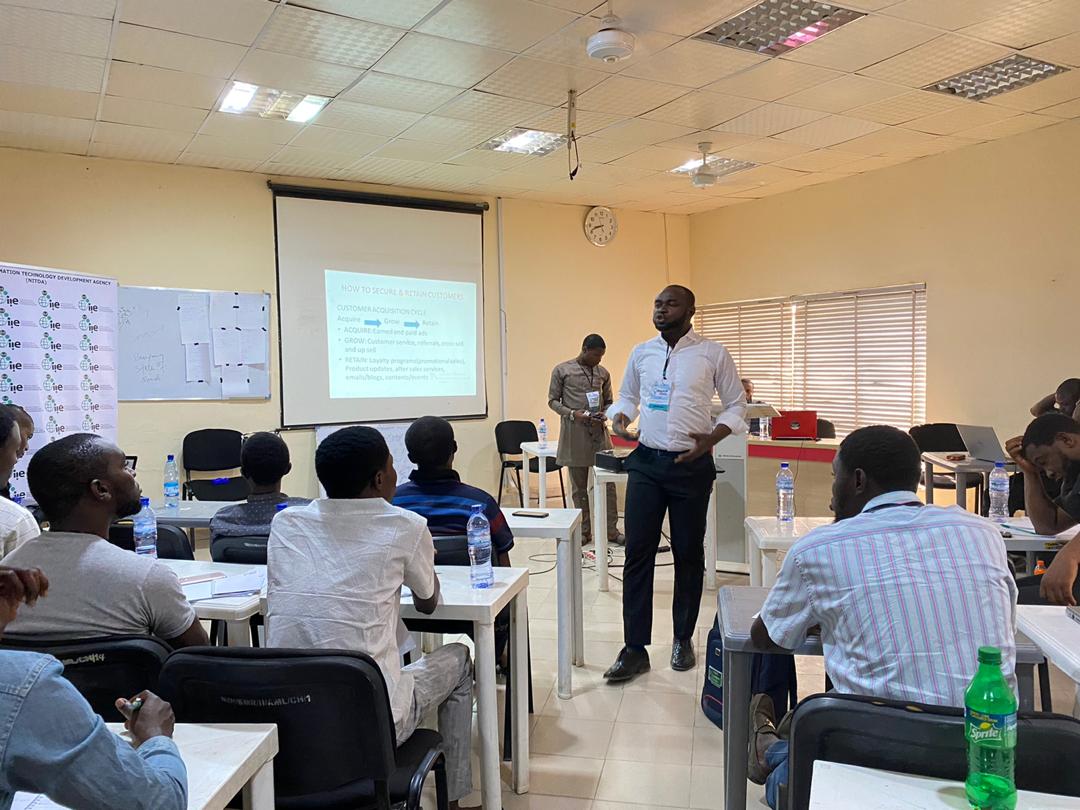 NITDANigeria's tweet photo. Startups receiving lecture on Customer Acquisition by @jiraji_kelvin at th ongoing StartUp Clinic organised by @ngrinnovation, a subsidiary of @NITDANigeria, taking place at the Man Power Development Institute, Dutse, Jigawa State.

@NITDANigeria
@KashifuInuwa
@ngrinnovation https://t.co/tJaZoudWml