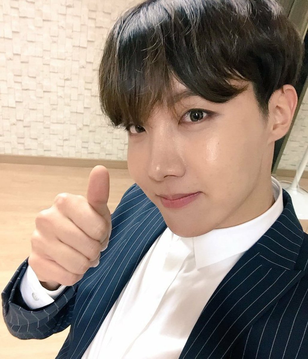 chucklesbts's tweet photo. no one:

hobi taking a selca: 🙂👍 https://t.co/CGqBAIUG6b