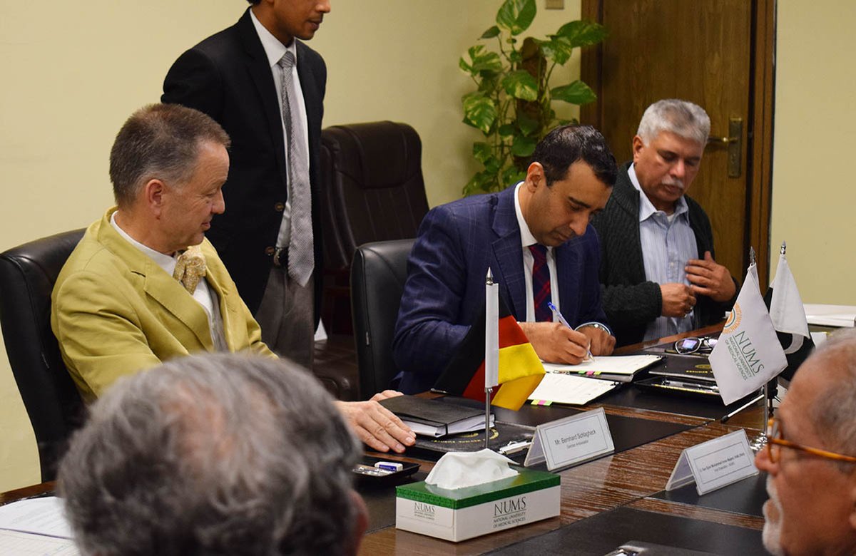 POWERGROUPMUC's tweet photo. “We don’t talk, we act!”
Combining Pakistani and German strengths to boost local medical infrastructure and research
 #LifeFundEquityInvest  #NUMS #SiemensHealthCare #POWERGROUP #ItsADeal Newsletter - https://t.co/ybQoDi0C7T https://t.co/xhheLu2Gvr