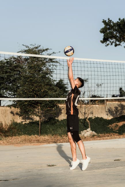 UsaBackyard's tweet image. On average a volleyball player will jump 300 times in one game. 
Get your leg workout on this summer with our backyard #Volleyball net! 
#BackyardFunUSA #VolleyballPlayer