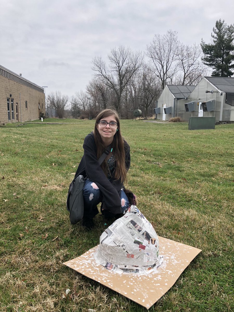 MrsDavisonFHS's tweet photo. Posing with our Paper Mache Volcanoes! #FultonProud https://t.co/OKDOlXNhM8