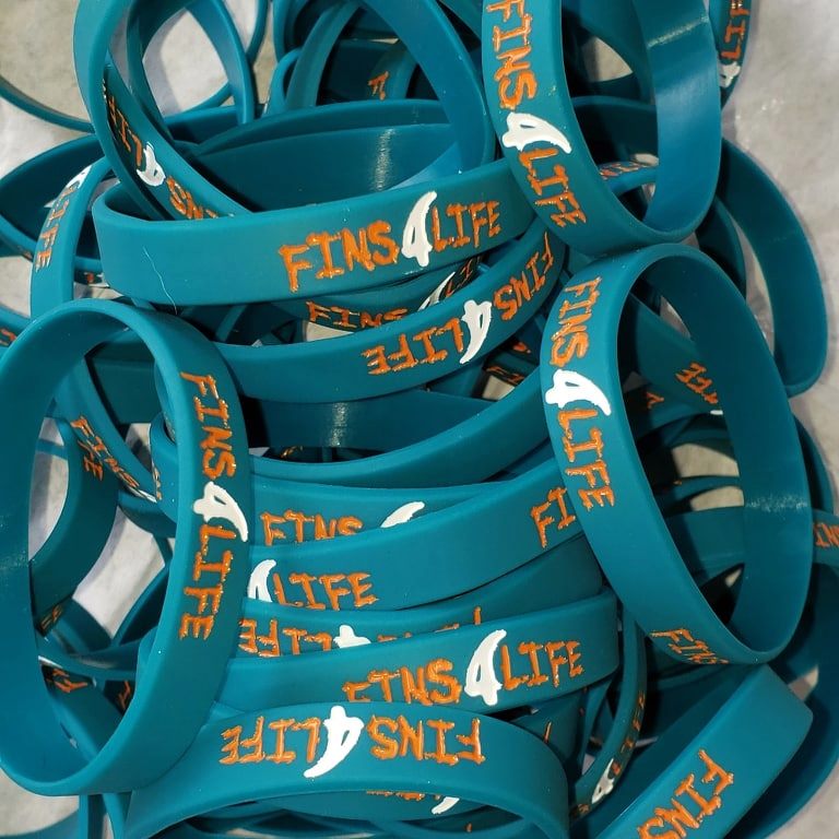 DolFanBandits's tweet photo. RT For Your Chance To Win A #FINS4LIFE Silicone Bracelet

Ends March 21, 2020
Rules to enter:
1. Must be following @Finsbandits
2. Like this photo.
3. Tag 3 friends in the comments.

*This Contest Is In No Way Sponsored Or Endorsed By Twitter*  

#Finsup #Miami #Dolphins #Dolfans https://t.co/2tuijfx877