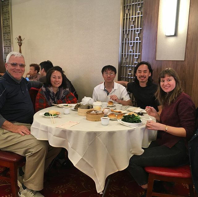 plaidtrain's tweet image. In ignorant bliss a couple weeks ago with my maman, brother Sonny and Dennis before hugging and sharing plates was bad. I gave her a big hug and she cradled my face in her hands as usual before she left later that night. Holding tight to these warm morse… ift.tt/2J0FagI