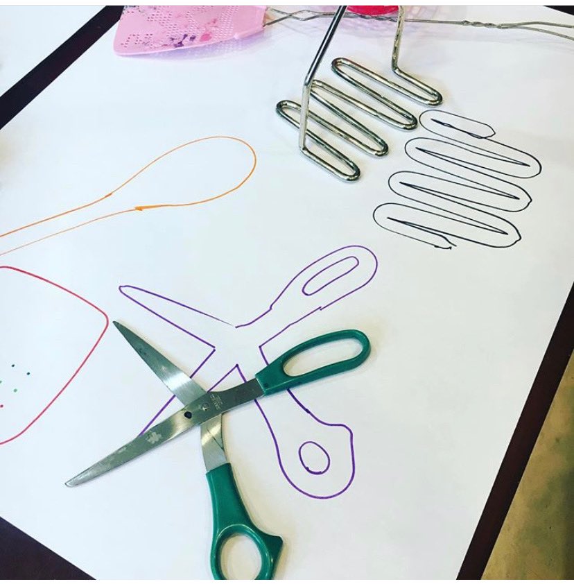 MUSEGlobalCA's tweet photo. The EK Pandas ๐ผ have a super fun at-home project for today! Students are creating their own menu for a restaurant and doing an art tracing project using kitchen utensils ๐ฅ ๐ด
CC: @rebeccaamis @suzymusing @MUSEJeffKing https://t.co/ROV922ibA4