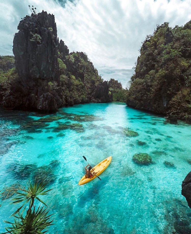 Have the unexplored paradise of the Philippines to yourself with no tourists to get in your way😍 📸 hubs.ly/H0nGW9c0