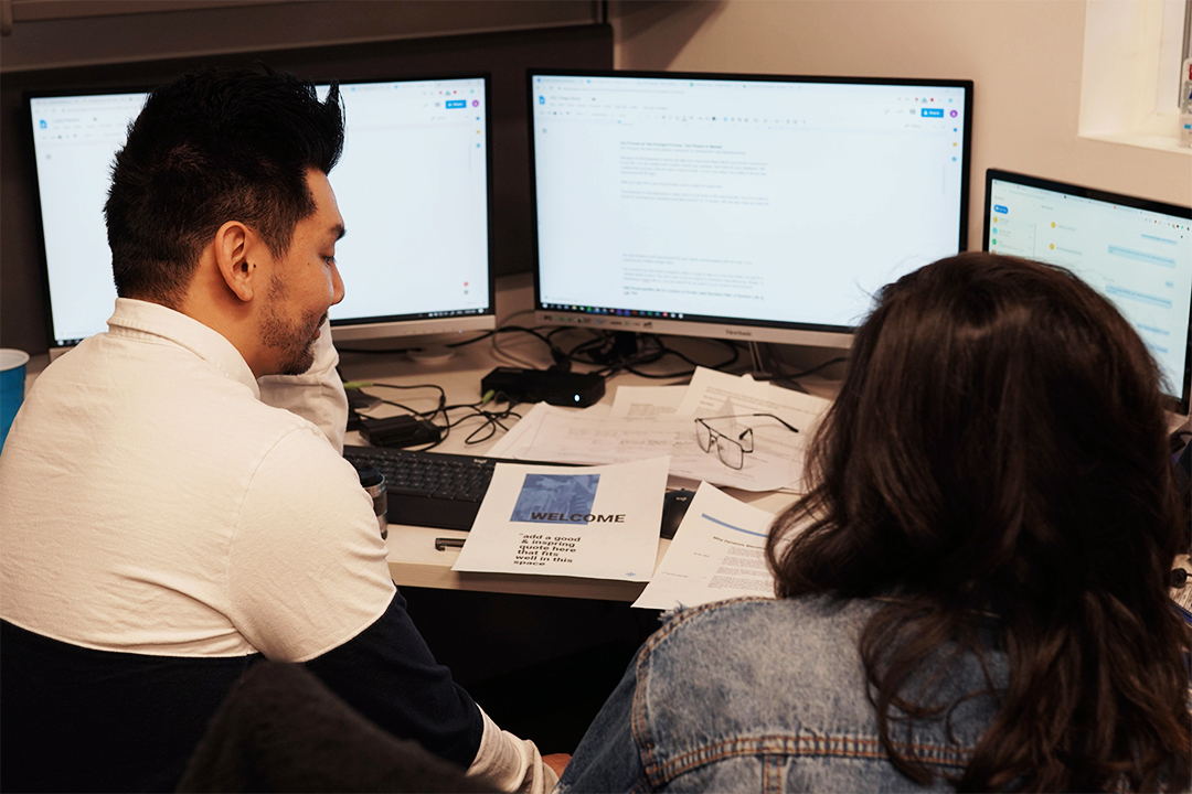 DynamicBlending's tweet image. Two heads are better than one! We strongly encourage collaboration amongst our teams (even if it is done virtually because of social distancing)    
#contractmanufacturers #customformulation #dynamicblending #cosmeticchemistry #naturalingredients #skincare #personalcare #haircare