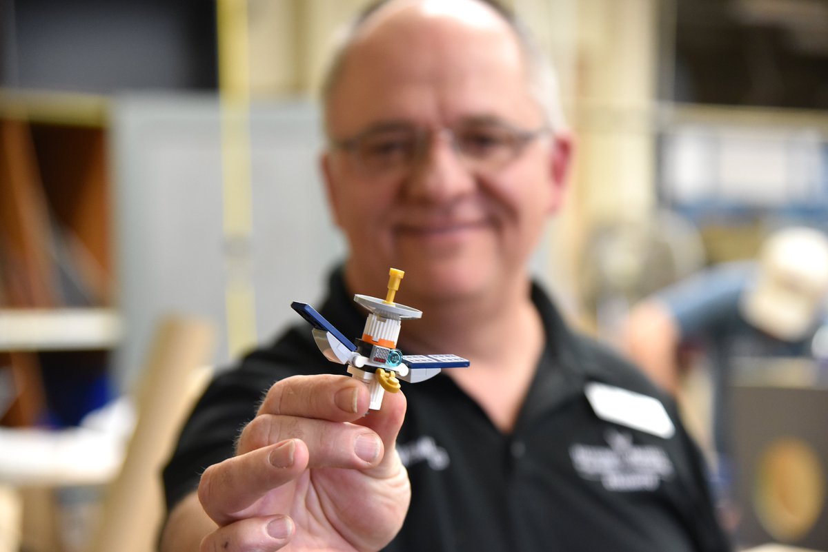 AFmuseum's tweet image. Museum exhibit crews are hard at work on the upcoming GPS exhibit installation. This will be on display in the Space Gallery in the fourth building. #spacegeek #GPS #GlobalPositioningSystem