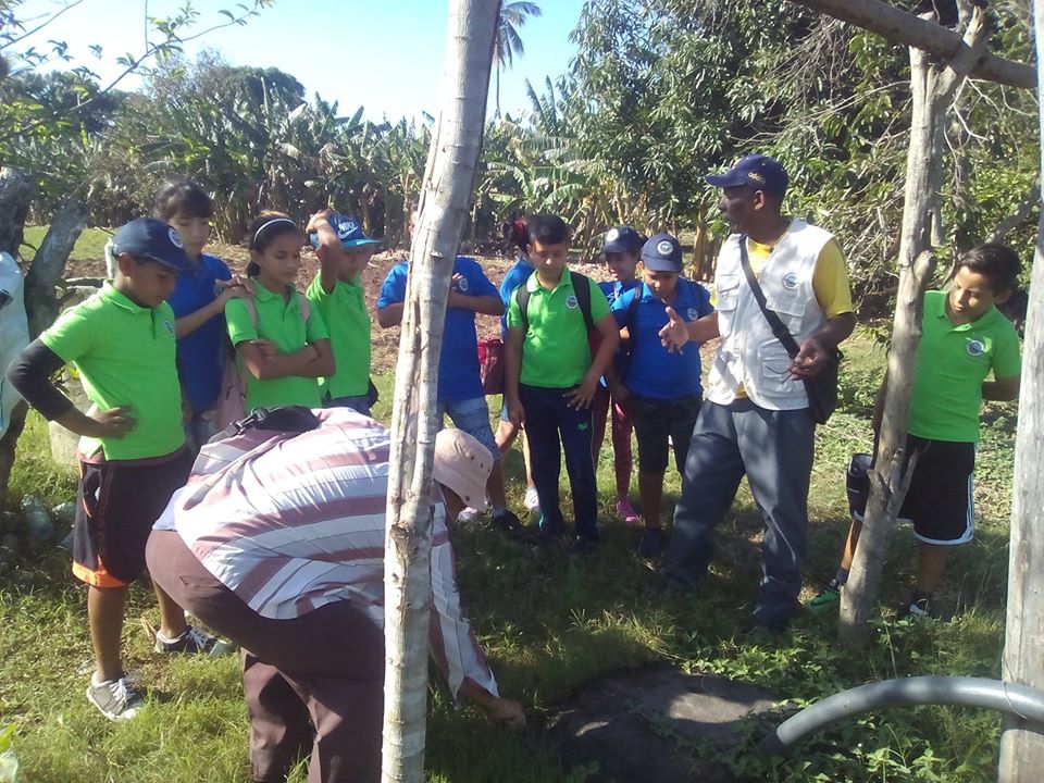 El IAgric en conjunto con la Dirección de la Escuela Primaria Luis Ramirez López y campesinos de la zona de Guisa, en Granma, se mantienen realizando trabajo para el desarrollo técnico - profesional de los pioneros, en matria de ingeniería agrícola y manejo sostenible de tierra.