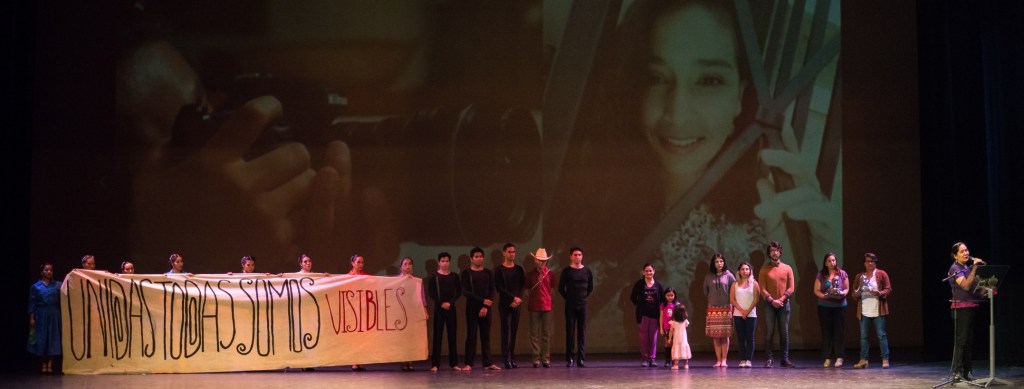isopticaAF's tweet photo. Función de gala del 20 aniversario del festival Nueva Danza y Nueva Música: reconocimiento Xochipilli a las fotógrafas Ana Rosa Fernández y Gloria MInauro https://t.co/W7mg3u3Cnz https://t.co/RG99qP6QX5