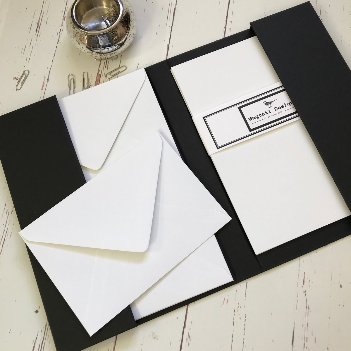 You shouldn’t have to feel guilty when you send out a handwritten letter. And, with Kate’s new #Recycled Writing Paper, you don’t have to. 💌👏 Made from 100% recycled paper, it's the #EcoFriendly answer to #LetterWriting you’ve been looking for. 🌍💕 #GlobalRecyclingDay