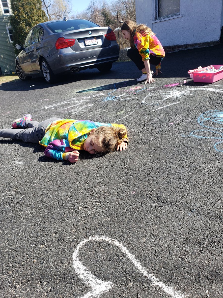 danielle_devin2's tweet photo. nothing like a nap in the driveway🥰 https://t.co/gWW8e4pOxA