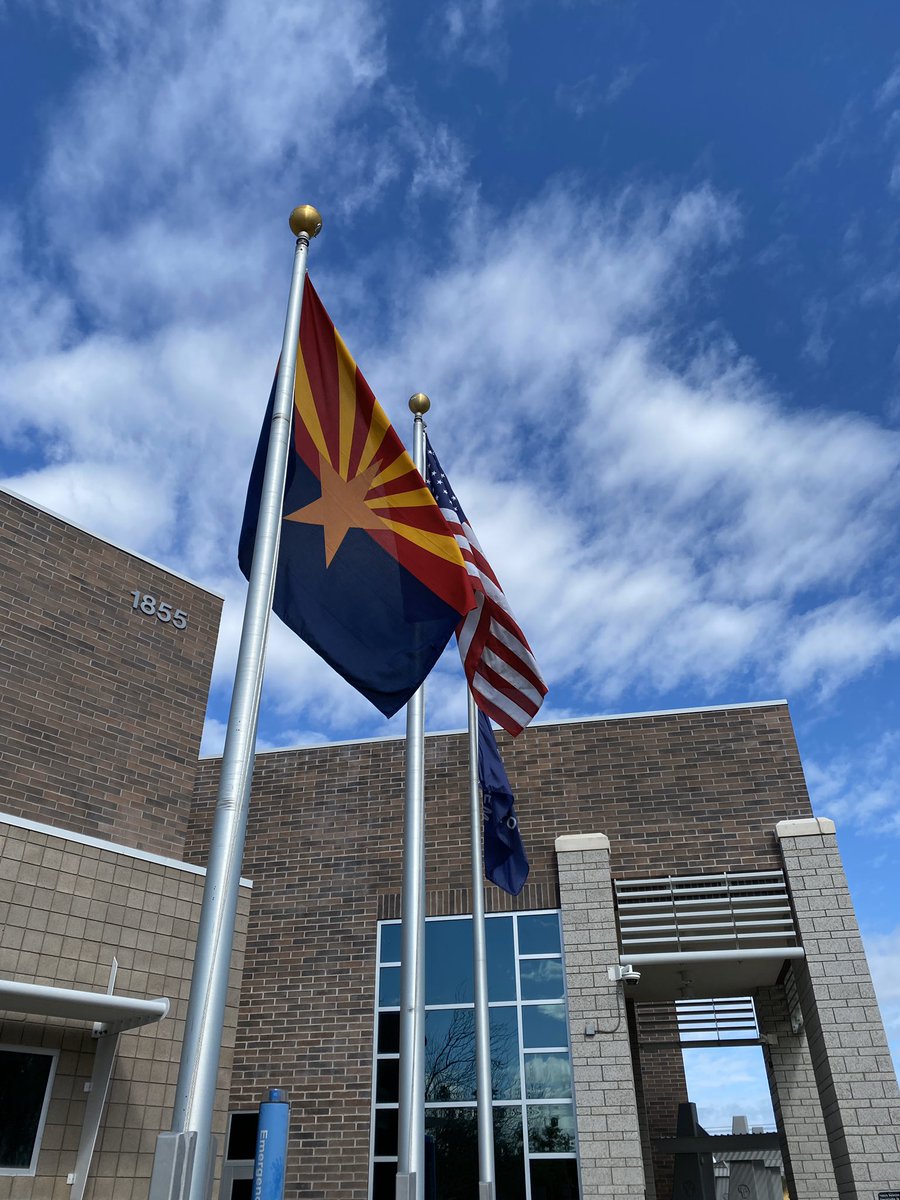 ToaAz's tweet photo. Awesome community partner! Thank you @PhoenixToolBank for donating 600 masks to our @TempePolice patrol officers!! Helping to ensure we can remain safe while serving the community! Thank youππ #COVID19 https://t.co/Gs86Ckqlxv