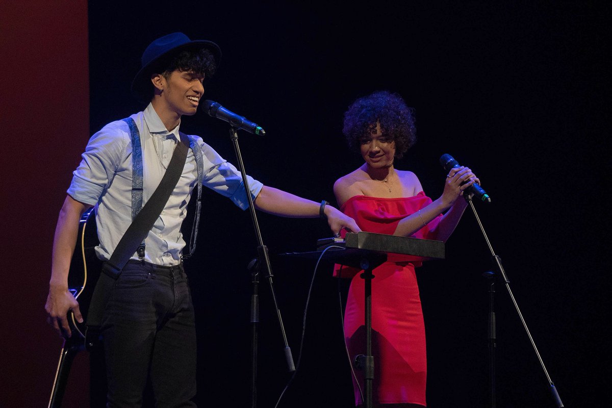 4talentShow's tweet photo. 🎤 Gran interpretación del tema "Señorita" de la mano de Mandres y Quesia en la III Edición de #4TalentShow. 

 #almeriatrending #almeríaescultura #yomequedoencasa https://t.co/R7zEMSHS9m