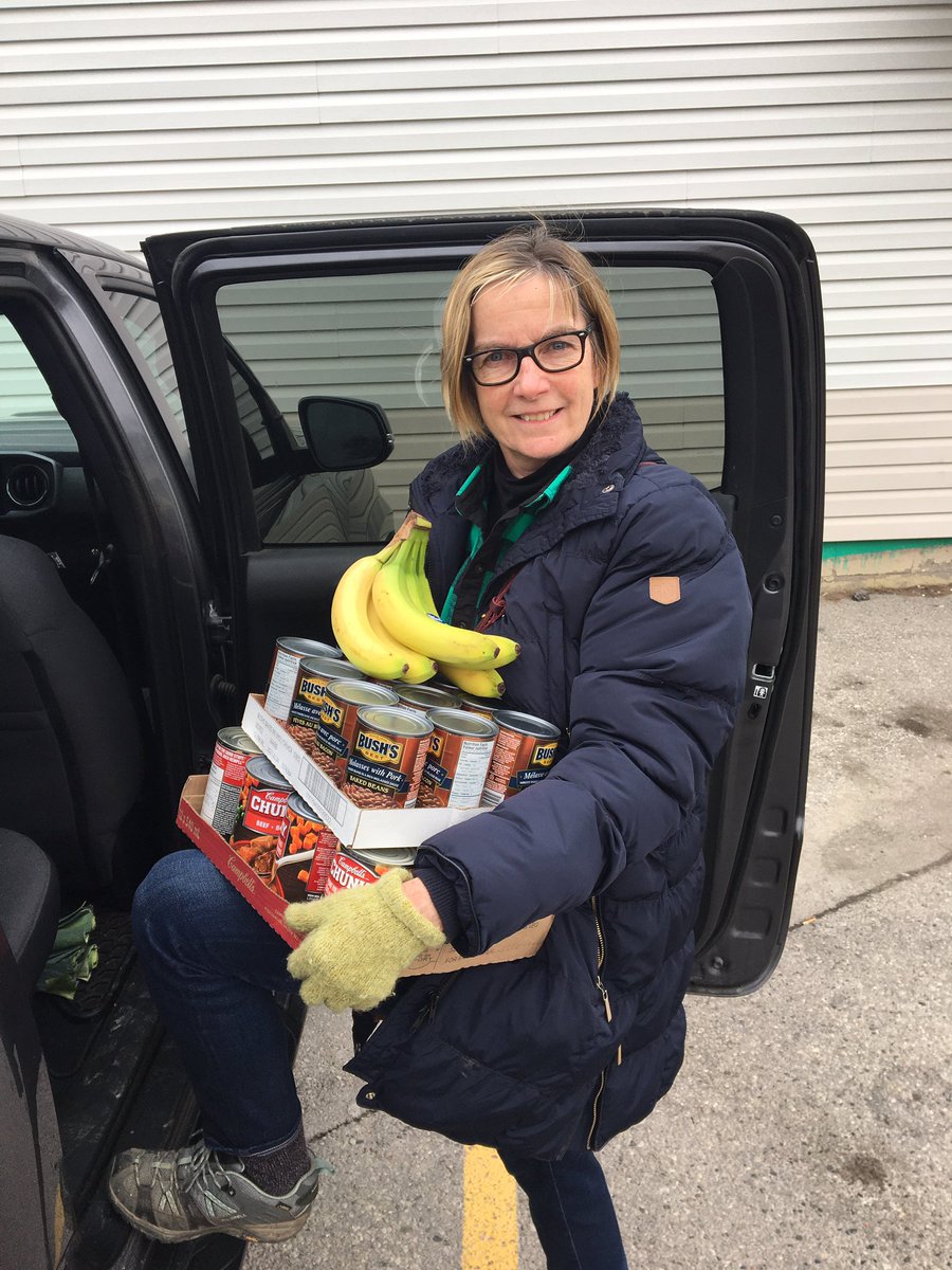 lizgonser's tweet image. Come on people now. Smile on your brother. Everybody get together. Try to l❤️ve one another. Right now. #londonfoodbank #gottime #gotthis #goteamlondonont