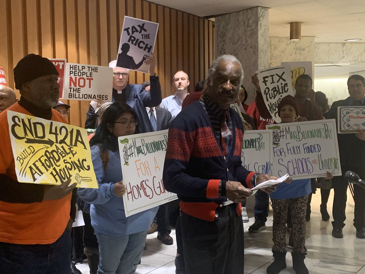 THREAD: Malik Mills is calling on <a href="/NYGovCuomo/">Archive: Governor Andrew Cuomo</a> <a href="/AndreaSCousins/">Sen. Stewart-Cousins</a> and @CarlHeastie to ACT NOW by funding the Housing Access Voucher Program (HAVP) &amp; <a href="/HomeStabilityNY/">Home Stability Support</a> to help homeless NYers get housing and prevent many more from becoming homeless. 1/5