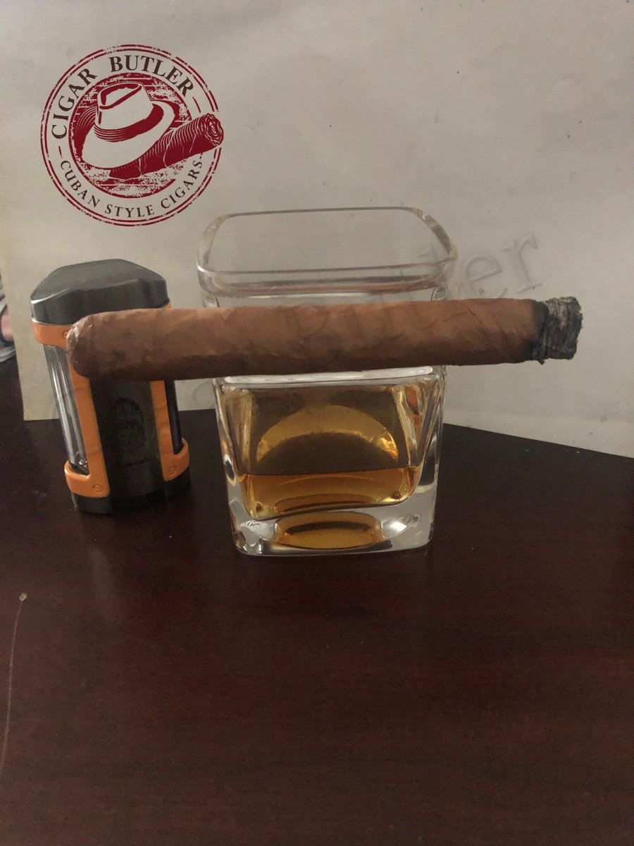 TheCigarRoller's tweet photo. Time to PSSITA with a premium hand rolled cigar.  Relax! Enjoy your cigar.  #cigarroller #logo #cigars #golf #cigarlife #dallas #cuba #cigaraficionado #fortworth #texas #handmade #cuban #corporateevents #cigar #bachelor #privateparty #botl  #cigarlounge #corporate #weddings https://t.co/qaA7cFMe1A