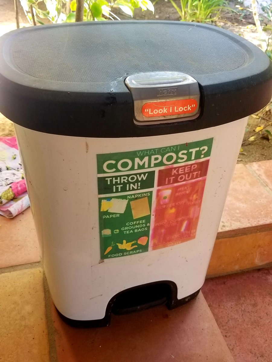 solarpunkag's tweet photo. I divert a significant portion of my household's waste thru #composting. This 13 gal bin gets filled to the brim every week. Great way to reduce your #carbonemissions while doing #soilbuilding! #solarpunk #compostking https://t.co/sRgKoWGGjO