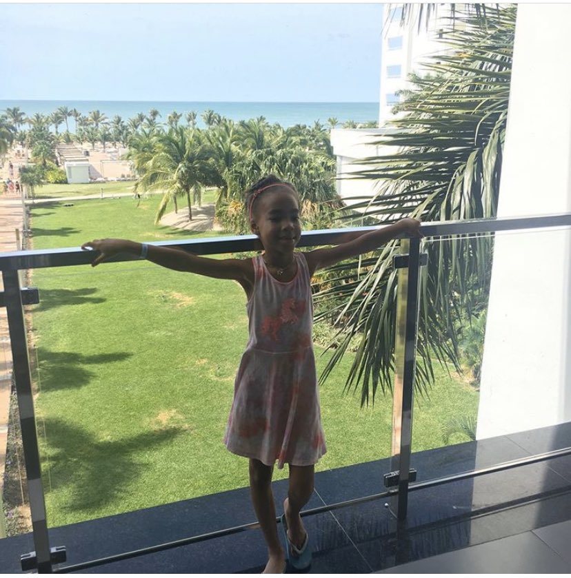 actress_ariana's tweet photo. Cuteness and cuddles 🤗 is one way to get through our isolation. Jack, @thejackfulton is on vacation ☀️and the other picture is of me on my last vacation 🌴. My Disney one this March was canceled because of the Coronavirus #SocialDistancing #CoronaVirus #StaySafe https://t.co/pa3yrnp2lv
