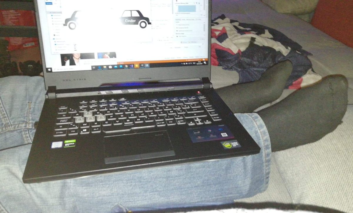 LetterJana's tweet photo. When you get comfortable doing you homework at home 😂😂

#workingfromhome #thomasmore https://t.co/guGPVzIrvU