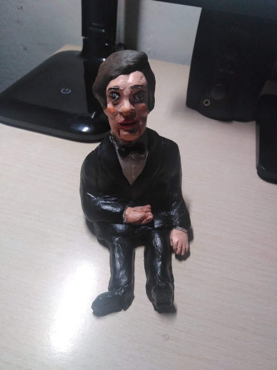 juankyperez's tweet photo. @navedelmisterio Os saluda Freddy 😉 https://t.co/zW6pFCk5rQ