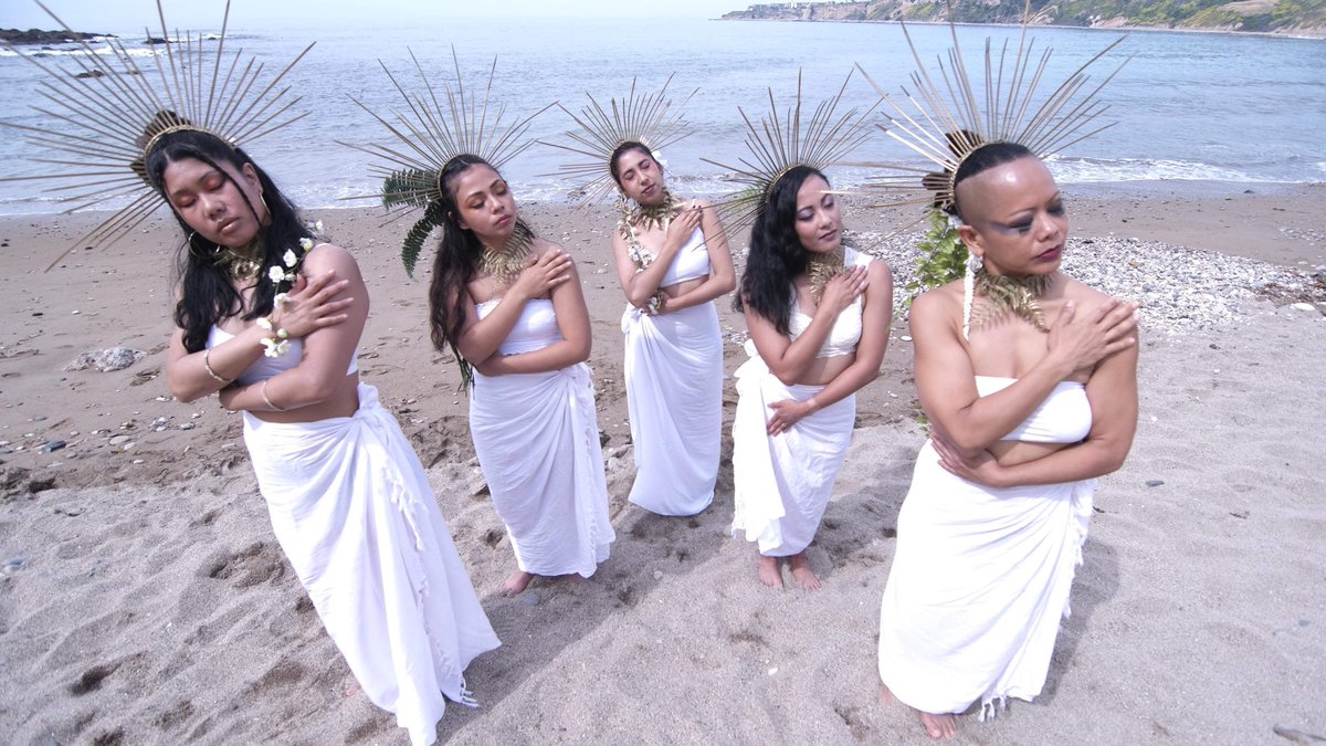 “Hope is the one thing that sometimes keeps us going.”-Catherine Pulsifer- #mindset #gratitude