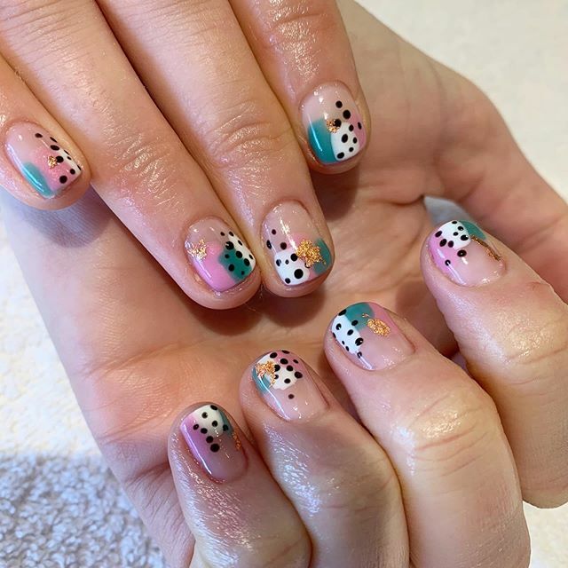 In a time like this who wants gorgeous nail art to look at instead?! The original design was done by Jenni and was so adored by you guys this client asked our new girl Kiah to replicate it! ift.tt/2QH8RIj