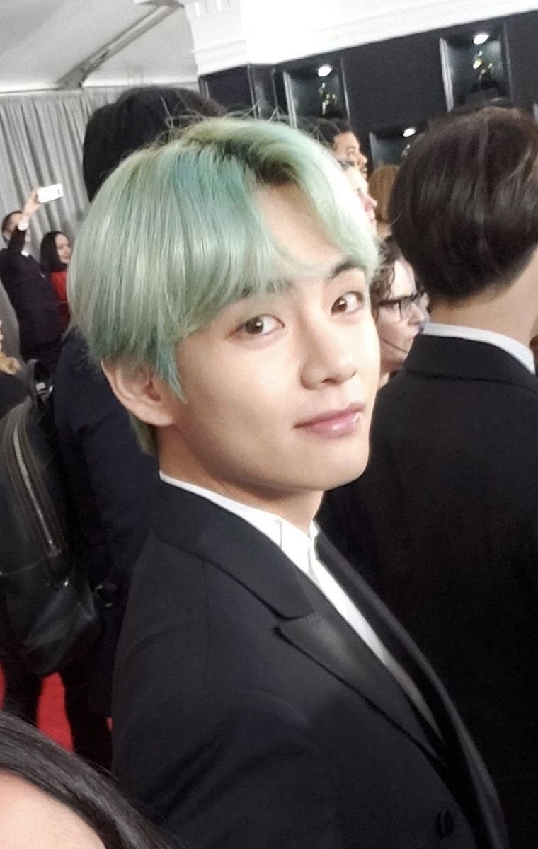 ♡{77/366}♡ → #TAEHYUNG I was supposed to post this yesterday so have some minty hair tae for st patricks day  @BTS_twt