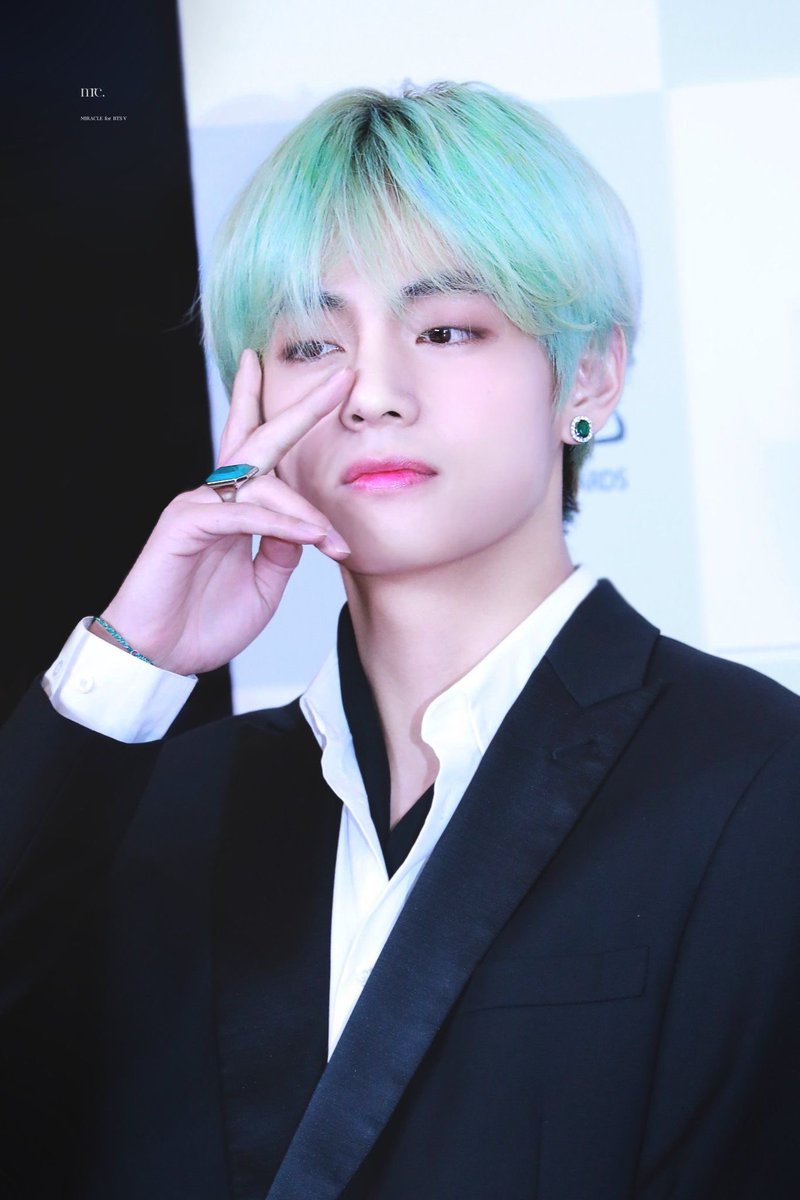 ♡{77/366}♡ → #TAEHYUNG I was supposed to post this yesterday so have some minty hair tae for st patricks day  @BTS_twt