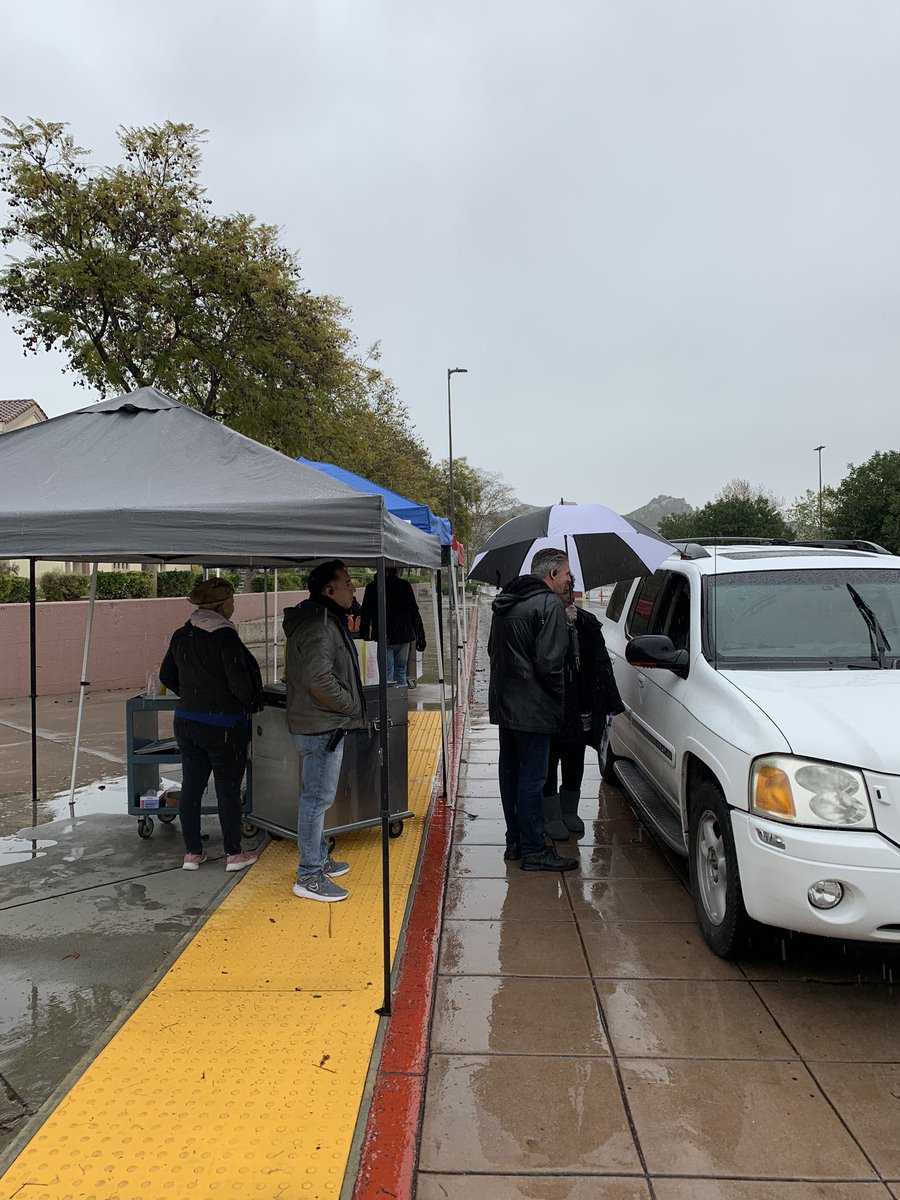 #mvusd nutrition services and our admin team serving hot lunches and breakfast in the rain today. Happy to greet our students and service them in these uncertain time