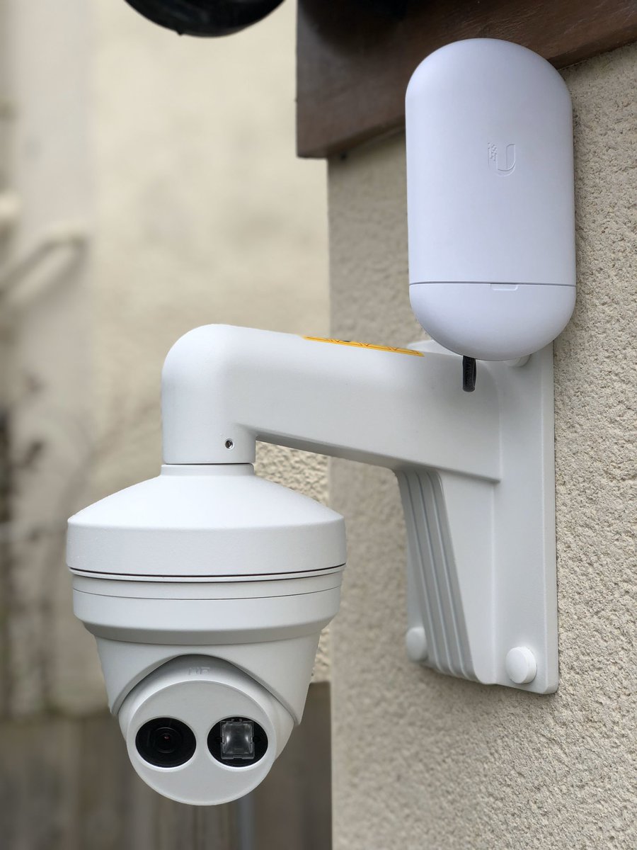 VisualGuardian's tweet image. A rural residential install today comprising of 6 x @HIKVISIONUK Darkfighter turrets over 3 separate buildings. 
Images sent back to the NVR in the house using @ubnt NanoStations. 
#CCTV #Hikvision #Uniquity #Security #DVS