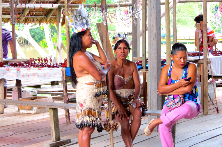 🧫Es deber del gobierno y de todos los ciudadanos en este momento, proteger a los indígenas ya que tienen una cosmovisión diferente de salud. 
El autocuidado, es esencial para evitar que el virus llegue a comunidades indígenas vulnerables en el país. 
Hilo 7/7