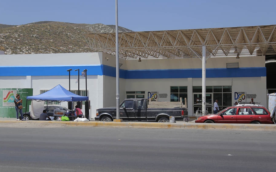 GobLerdo's tweet photo. A toda la ciudadania en general, le informamos que el Hospital General, trabaja con normalidad. Evitemos la difusión de noticias falsas a través de redes sociales.  
Cualquier información relacionada con el #Covid_19mx en #Lerdo la daremos  a conocer en nuestras cuentas oficiales https://t.co/tnTyzMICj4