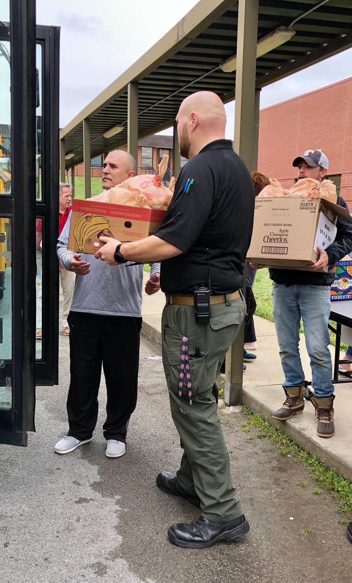 Dade_Sheriff's tweet photo. We were honored to help Dade County Schools, Trenton, GA today, with loading buses with meals for the kids who are out of school.

Sheriff Cross is always encouraging his Deputies to help with community events, and we are always glad to help!! https://t.co/ZTGNaHykWc