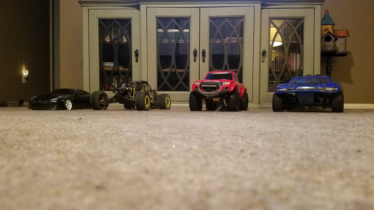 Silver_State_RC's tweet photo. The squad🤘
#TraxxasTRX4sport #TraxxasSlash4x4 #MSTrmx2 #LosiXXXSCB https://t.co/7U0L3T4YmK