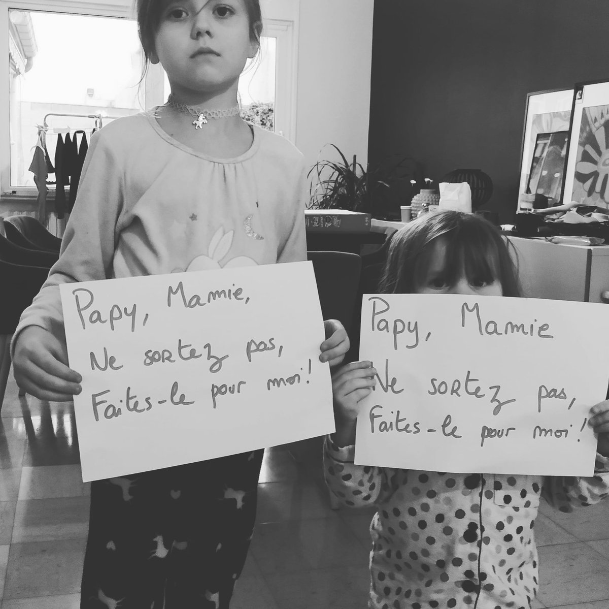 Prenez soin de vous, prenez soin des vôtres... 
Faites comprendre à vos proches qu'il faut arrêtez les sorties inutiles même s'ils les pensent nécessaires...#COVID2019