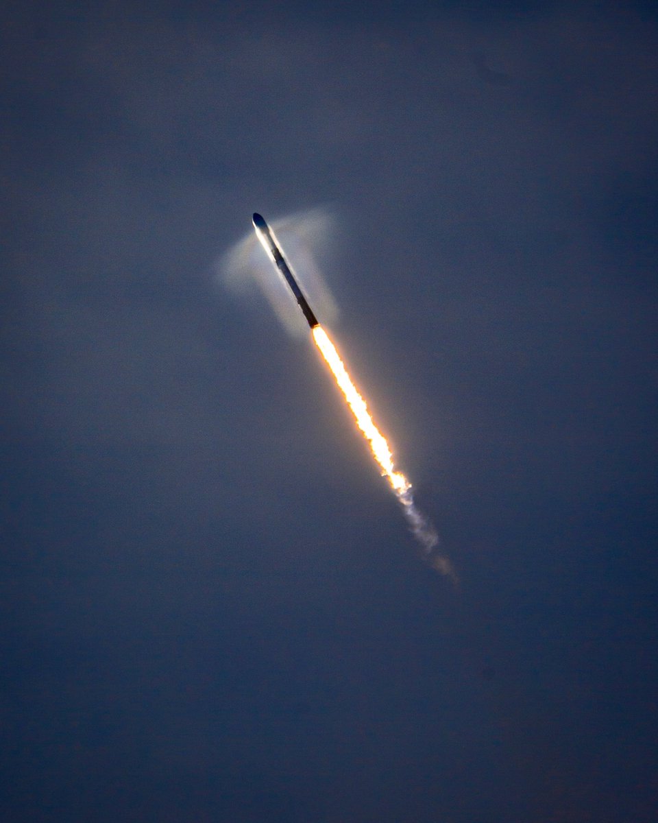 I see what you did <a href="/elonmusk/">Elon Musk</a>! The design for the <a href="/Tesla/">Tesla</a> logo was inspired by a <a href="/SpaceX/">SpaceX</a> Falcon 9 transonic vapor cloud. 

📷:<a href="/erikkuna/">Erik Kuna 🚀</a> <a href="/SuperclusterHQ/">Supercluster</a> #spaceisforeveryone from the #Starlink launch today 🚀