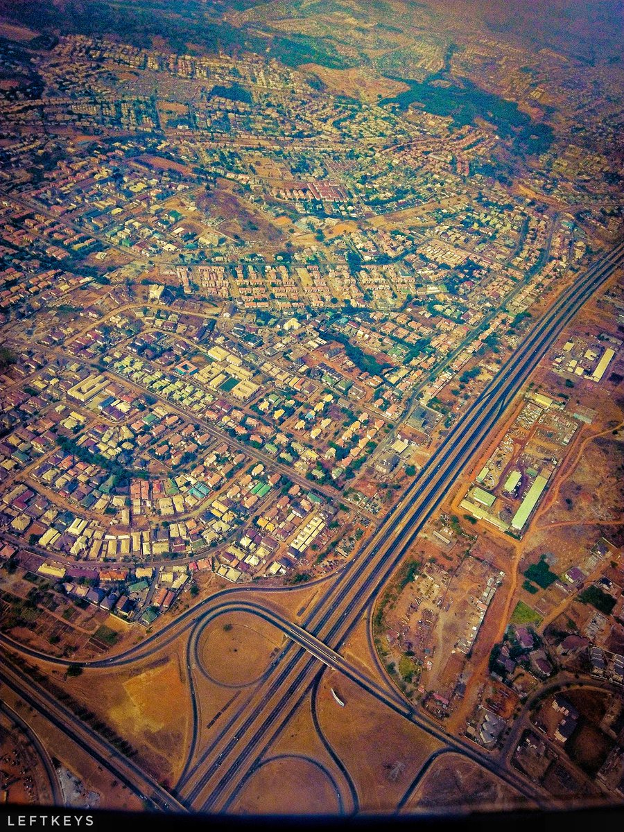 leftkeyss's tweet photo. That reminds me, took this at 15,000 feet above sea level when we entered abuja I think !
It is not a drone o, it's from a plane!
#photography #aerialview #planeshot #Samsung https://t.co/RgR60LnSWk