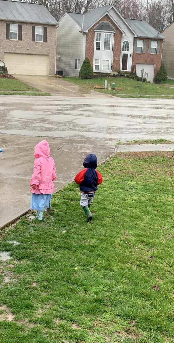 Tara0829's tweet photo. Keeping healthy by finding time to go outside.  Even in the rain! #TogetherKy #TeamKentucky https://t.co/vShg4qjHiD