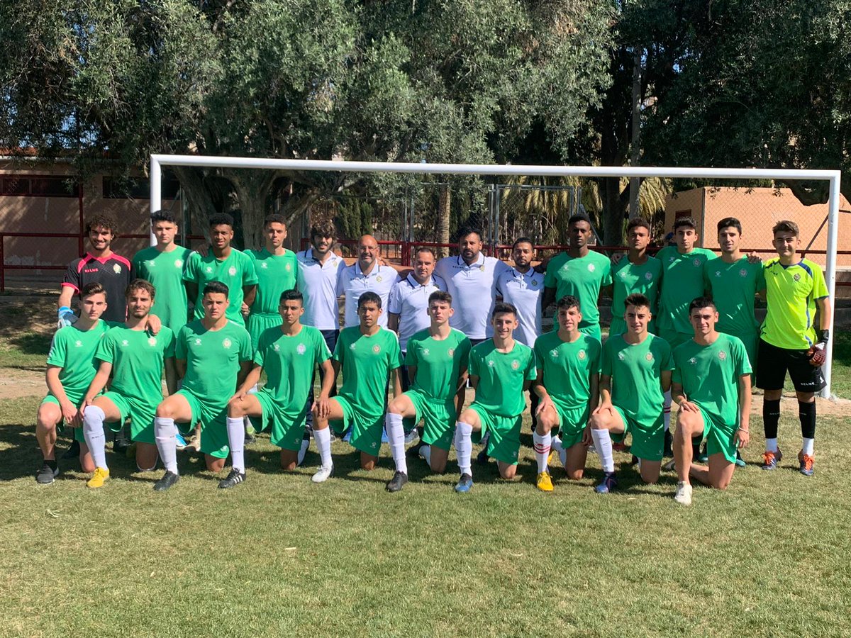 RepoGuzman's tweet photo. #VolverAlVerdeChallenge #fotoentrenador 
Nominado por @diego_benvenuti.
Nominó a @Nacho10L @paco_md78 @javi_kelmesito @alonsocortes23 @alberto_fito @SevillaArroyo10 @sergioaracil @SEntrenador https://t.co/xQLcXbZNSc