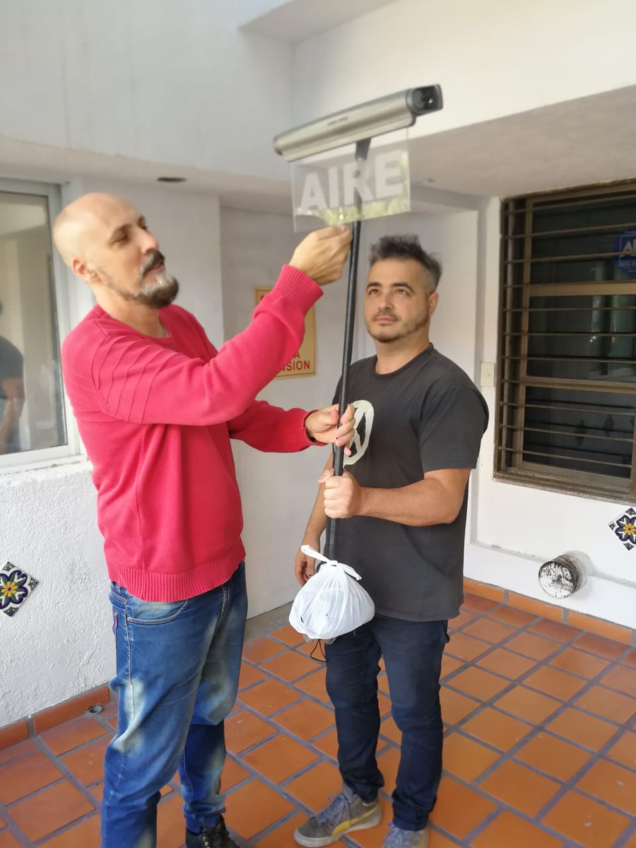 AIRE ya!!! Empieza #PoneleRock en <a href="/FrecuenciaZero/">Frecuencia Zero</a> 

#LaRadioTeAcompaña #QuedateEnCasa 

🎙️ <a href="/paseoane/">Pablo Seoane</a> <a href="/Paulanabel/">Paula Anabel Bruno</a> <a href="/GBiuso/">Gabriel Biuso</a> 

#DiscoDebut #Novedades #Musica #Radio

📻 frecuenciazero.com.ar