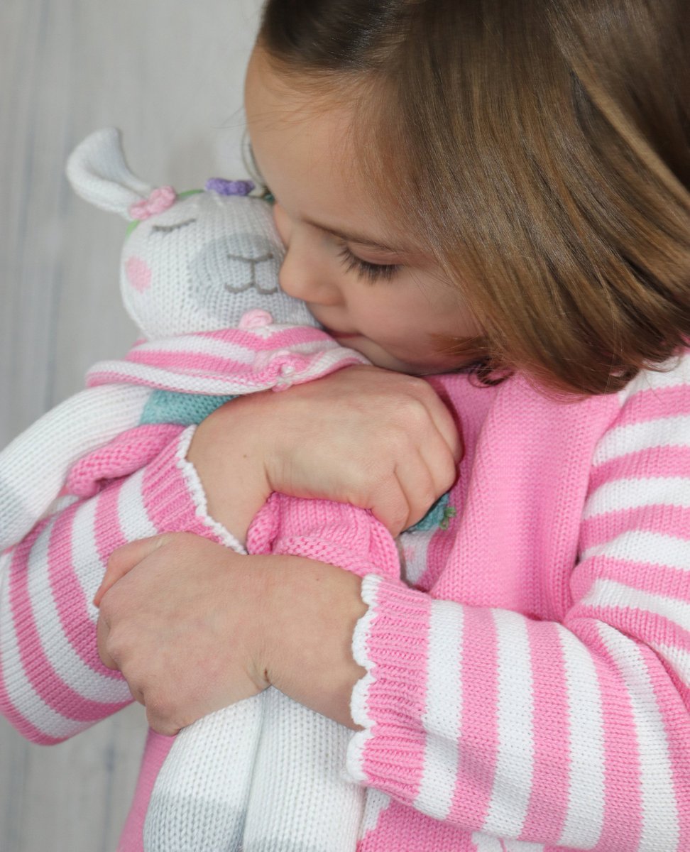 Getting by with a little help from our friends ☀️☀️☀️

Stay safe and healthy out there Zubels family!

Lou the LLama: bit.ly/2WiNGQh 

#zubels #zubelsdolls #artisanmade #madeinphilippines #ZuAndYou #handknitdolls #handcrafteddolls #handmadewithlove #llamas #llama