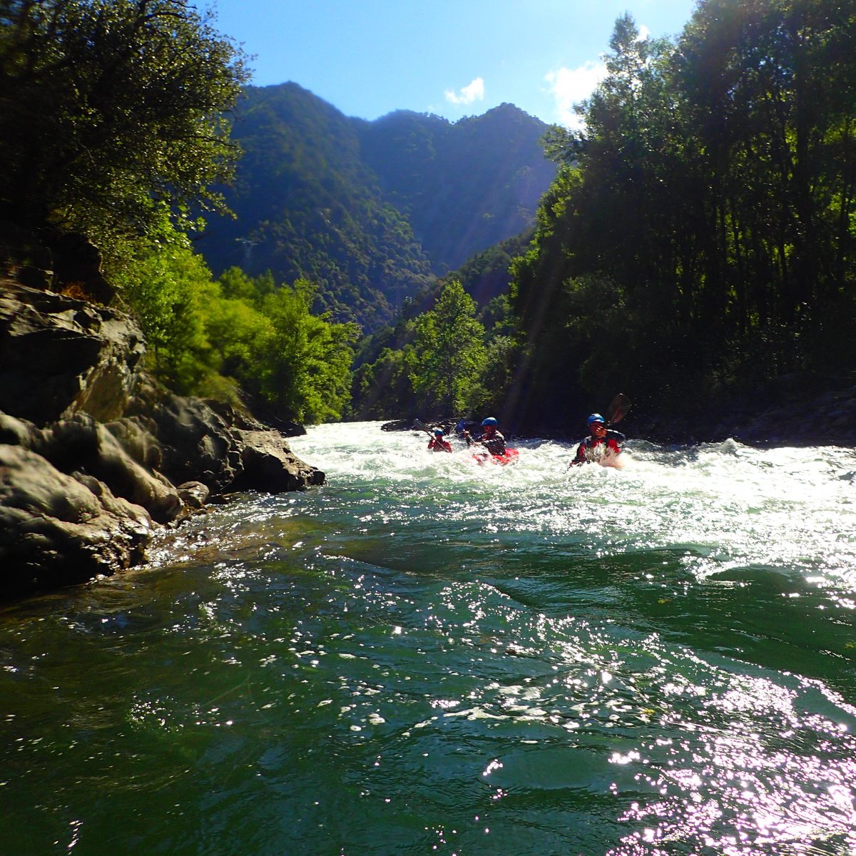 TeamPaddleMore's tweet photo. We had 6 days off to paddle in the pyrenees, so enjoy a story of the time we wung through Europe at an alarming rate!
https://t.co/uowLQNYdmg
#paddlemorestories #paddlemore #shareyourstories #betterthancovid19 #remembereurope https://t.co/jqi8JLD9c0