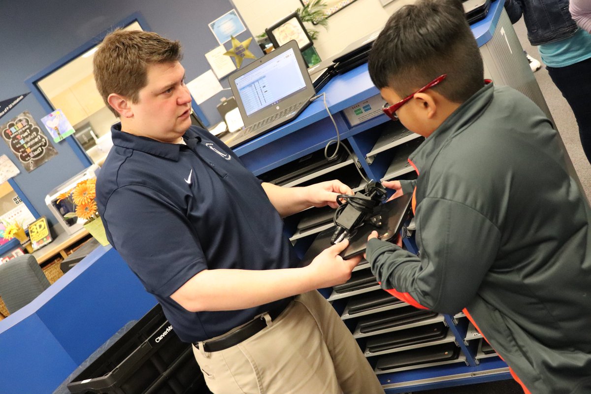 We've developed a device request process to assist District students who don't have access to electronic devices &amp;/or internet at home. Parents can now complete an online request form to formally request info back on when/where to pickup device(s)- nisd.net/news/breaking-…
