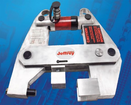RenoldCanada's tweet photo. The Renold Jeffrey Engineered Chain Assembly &amp; Disassembly Tool maintains a press fit, which ensures maximum chain life. https://t.co/J5A5p0ubmD https://t.co/6xxaX7Nlki