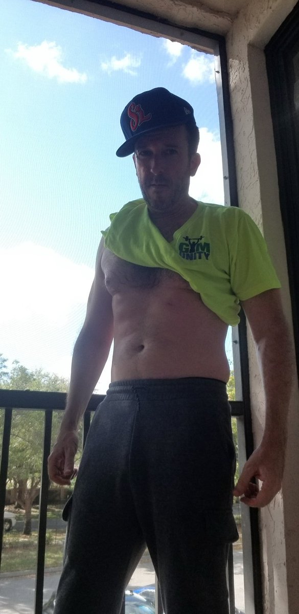 ernestdove's tweet photo. I proudly present this douchebag selfie in honor of the sixpackszn queen herself @ChristinaMets15 

Shoutout @GymUnity where even blogger nerds gotta stay tight. https://t.co/dt8XNjokXm